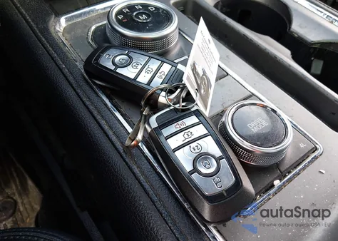 2018 Ford Expedition Xlt z USA, uszkodzony, nr VIN 1FMJU1JT0JEA04525